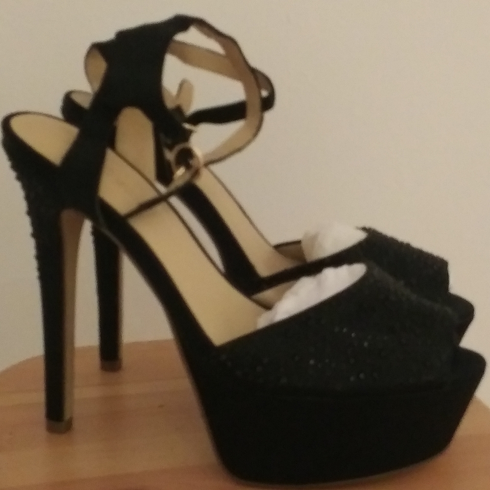 NWT Le Chateau High heels sparkly platform sandals